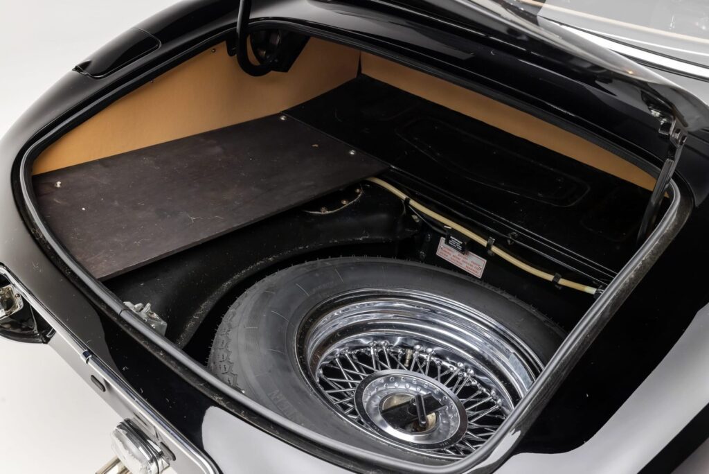 1963 Jaguar XKE #879594 | Exterior View 2